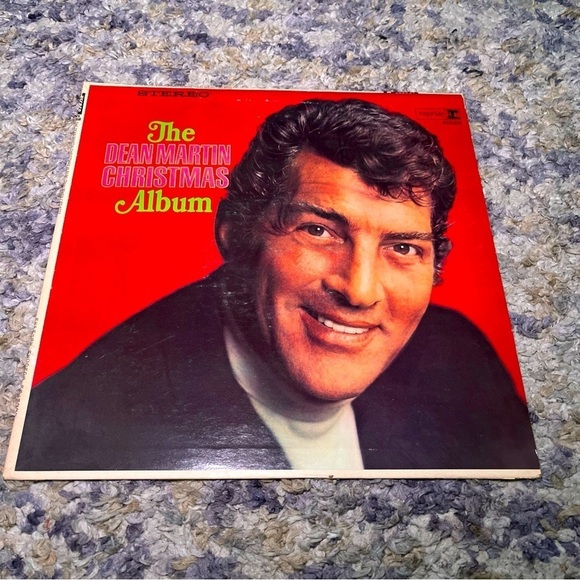 Dean Martin-  The Christmas Album- vintage vinyl record from 1966 - Picture 1 of 9